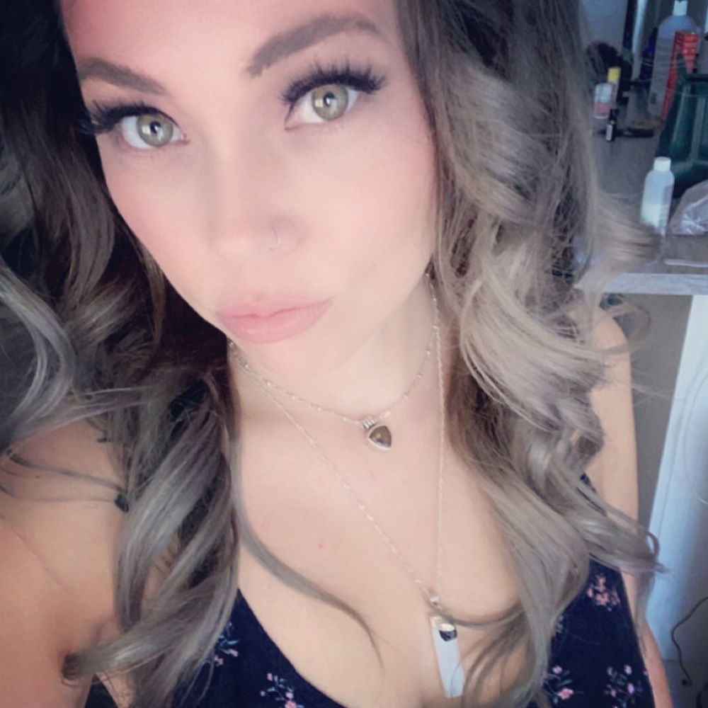 Meet your Posher, Stephanija